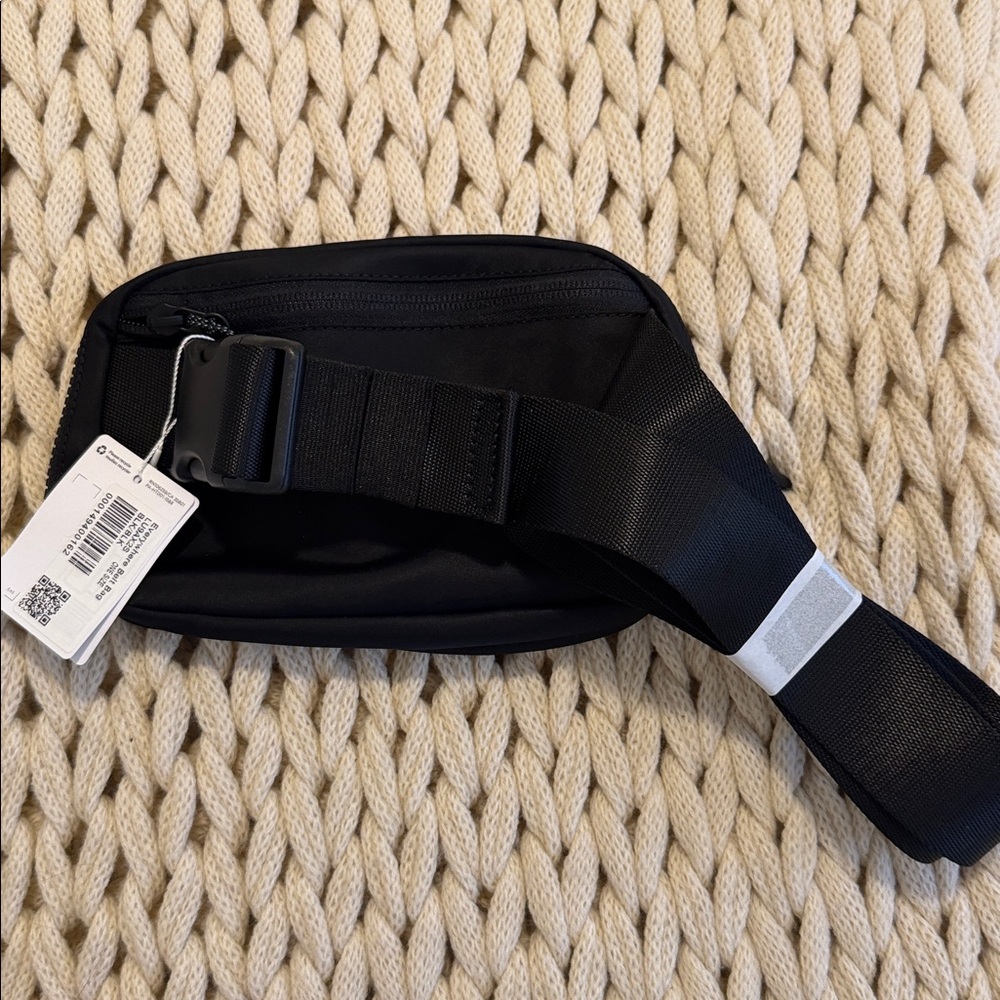 Lululemon Belt Bag - Picture 6 of 7